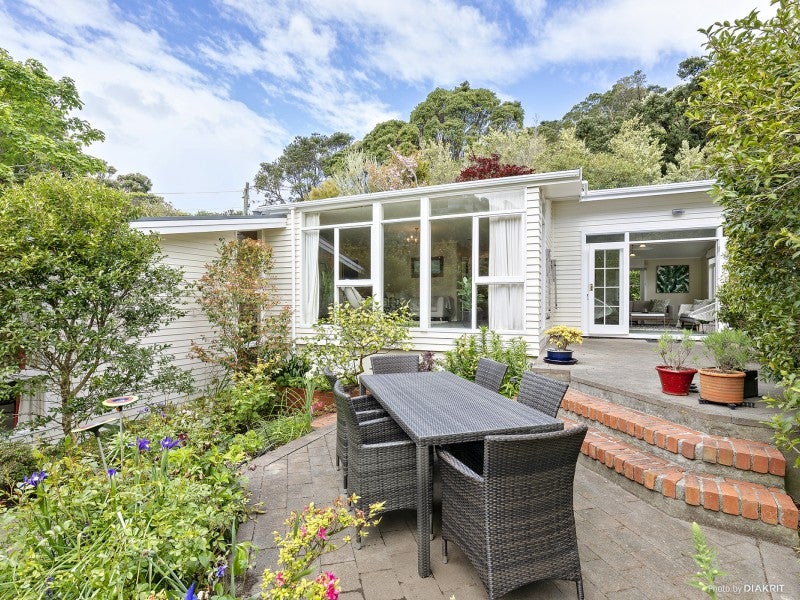 6 Mathieson Avenue, Khandallah, Wellington - Carousel 1