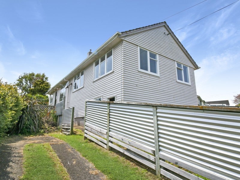 90 Cook Street, Marfell, New Plymouth - Carousel 2