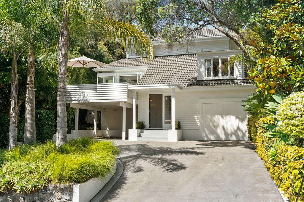 19 Apihai Street, Orakei, Auckland - Carousel 1
