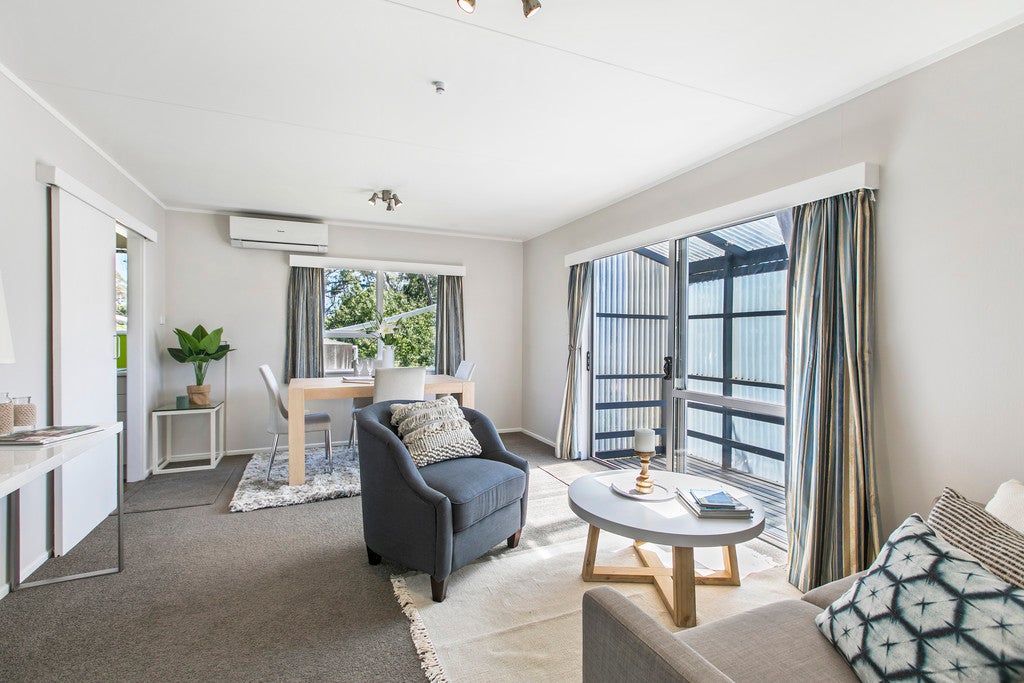 6 Sunkist Bay Road, Beachlands, Auckland - Carousel 2