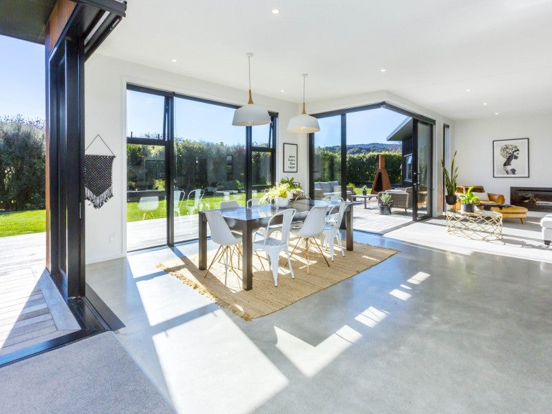 46A Emerald Hill Drive, Birchville, Upper Hutt - Carousel 2