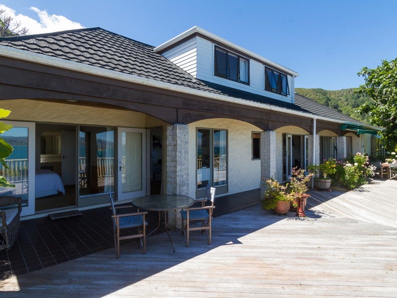 1 Orihau Terrace, Eastbourne, Lower Hutt - Carousel 2