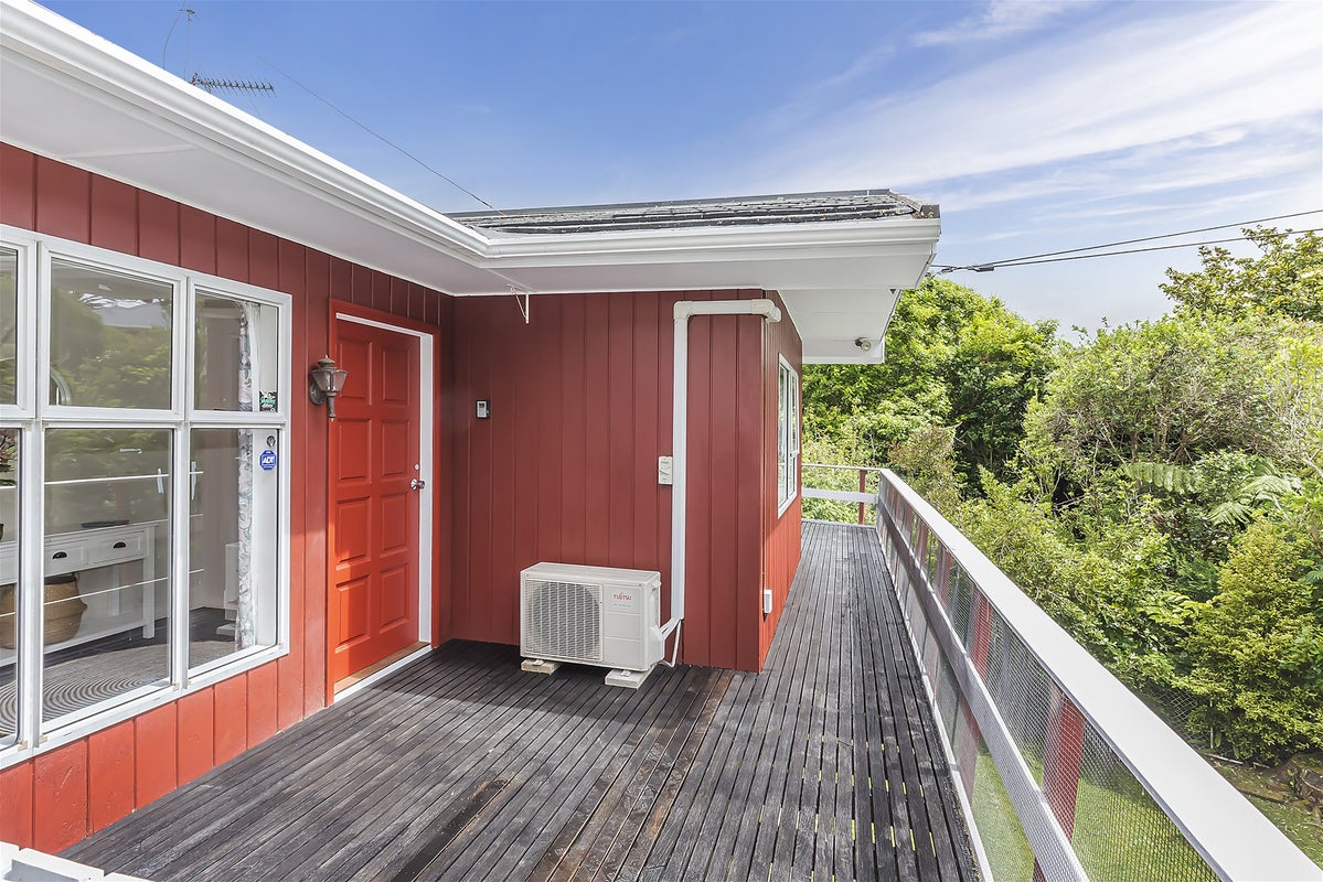 11 Cecil Road, Tawa, Wellington - Carousel 2