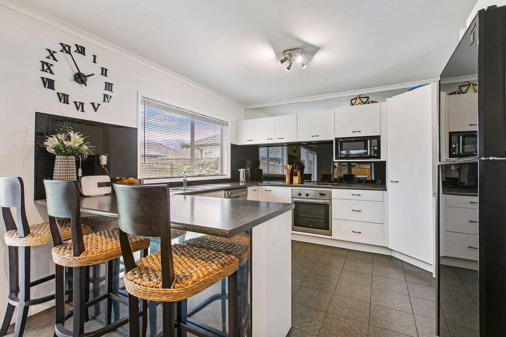 4 Glencalder Place, Wattle Downs, Auckland - Carousel 2