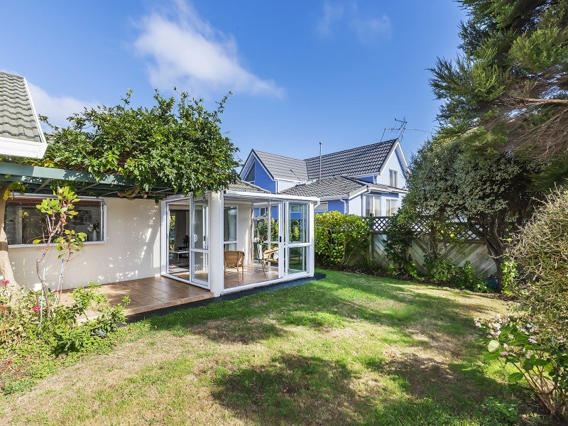 17 Samwell Drive, Whitby, Porirua - Carousel 21