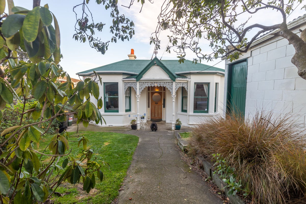 3 Neidpath Road, Mornington, Dunedin - Carousel 1