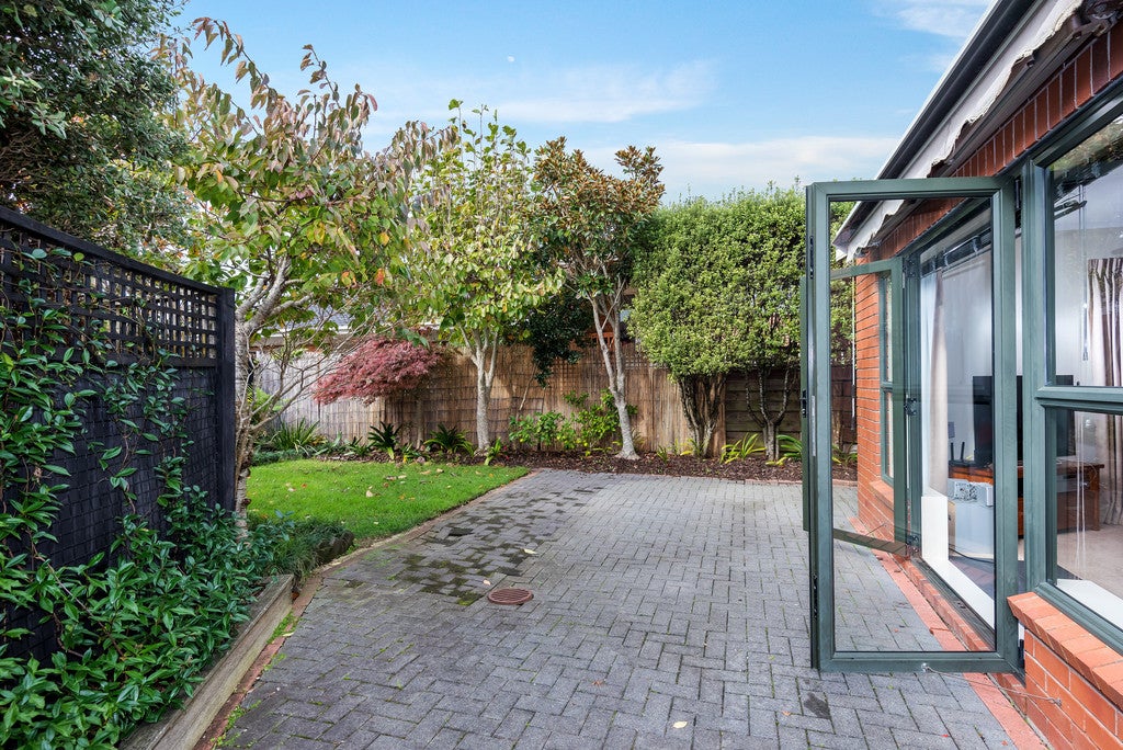 4/2 Abercrombie Street, Howick, Auckland - Carousel 1