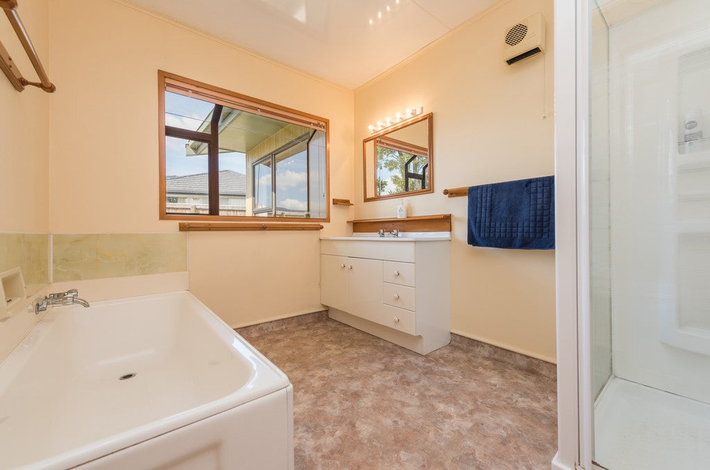 1 Carmello Grove, Richmond - Carousel 18
