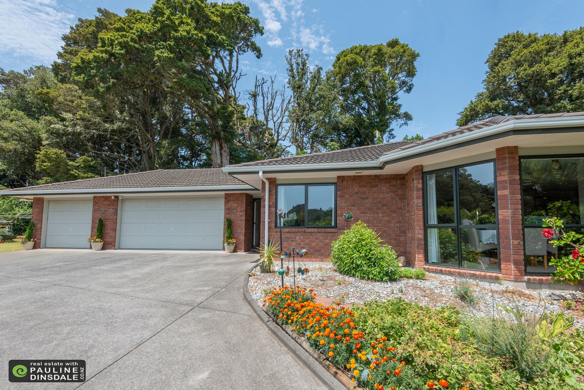 12 Oakwood Rise , Whangarei - Carousel 1