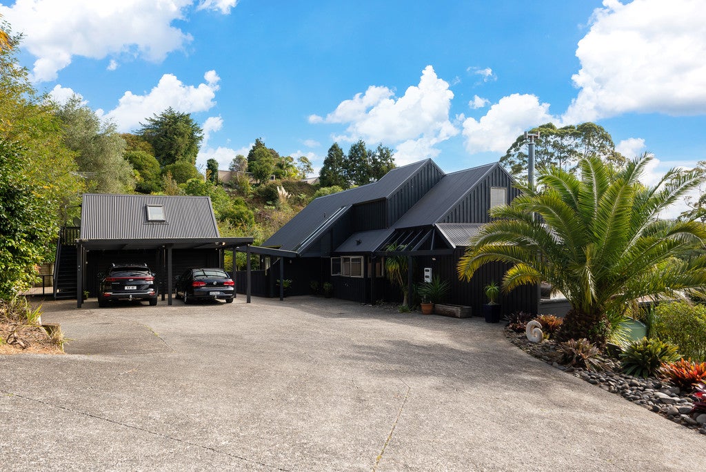 215 Point View Drive, East Tamaki Heights, Auckland - Carousel 2