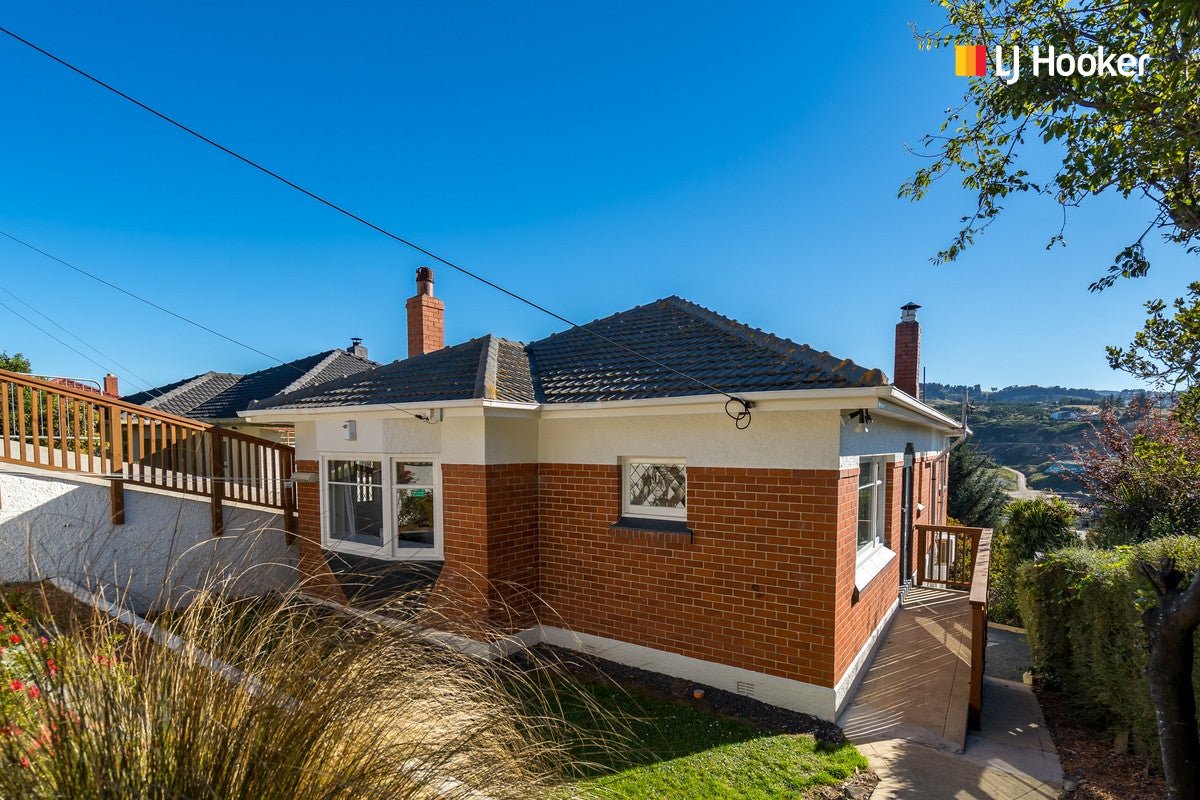 32 Scotland Terrace, Green Island, Dunedin - Carousel 1