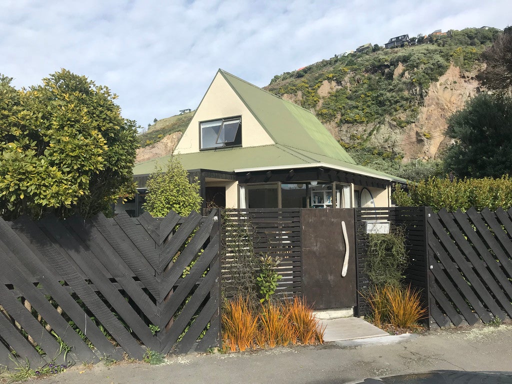 2 Dryden Street, Sumner, Christchurch - Carousel 1