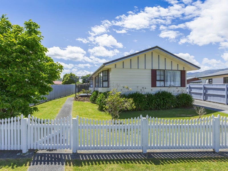 98 Totara Park Road, Totara Park, Upper Hutt - Carousel 1