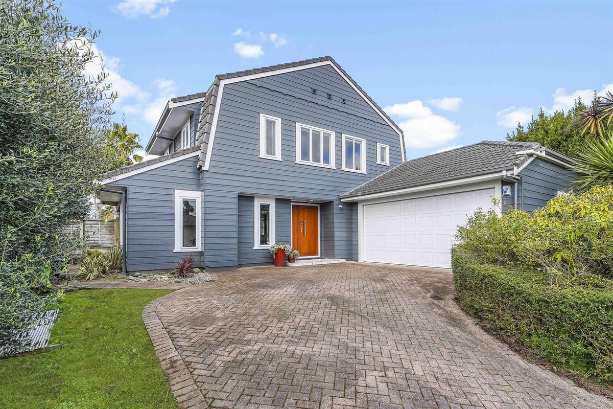 51 Nielsen Gardens, Rototuna, Hamilton - Carousel 1