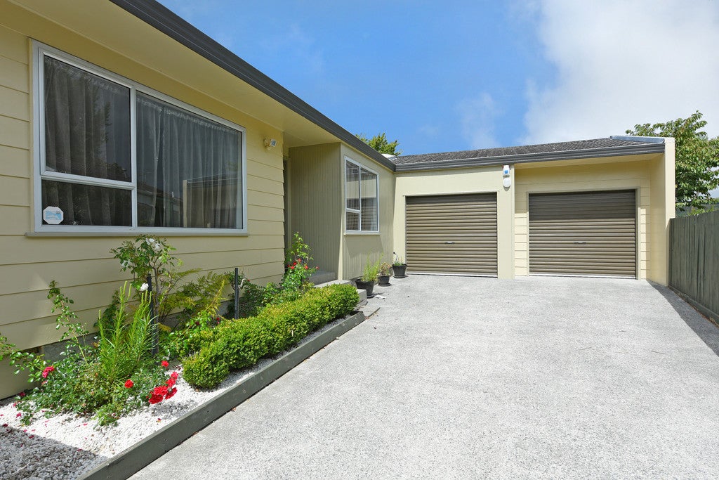 28 Memphis Grove, Totara Park, Upper Hutt - Carousel 20