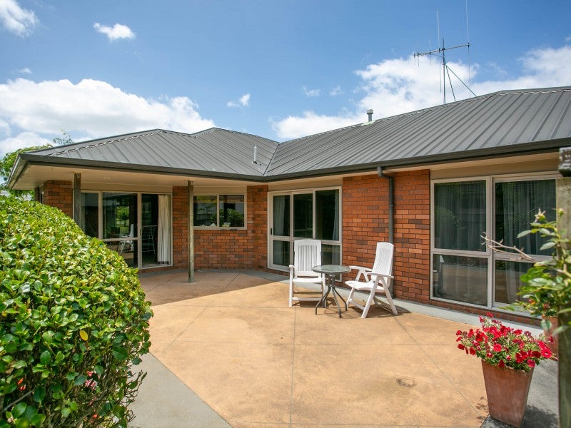 37 Oaklands Drive, Cambridge, Cambridge - Carousel 2
