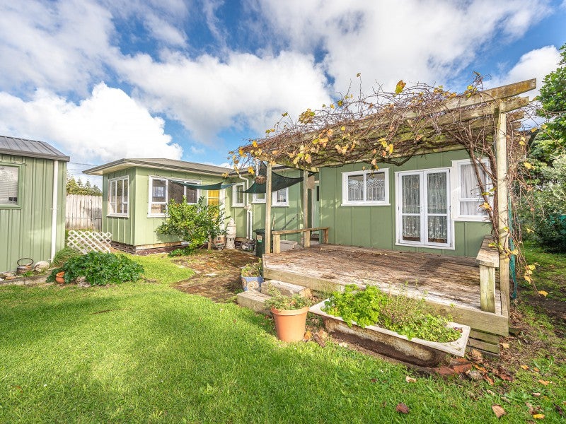 12 Ashton Terrace, Castlecliff, Whanganui - Carousel 1