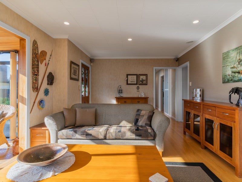 7 Shamrock Place, Halswell, Christchurch - Carousel 2