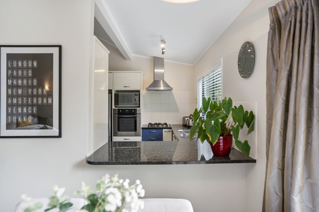50 Holyoake Place, Chatswood, Auckland - Carousel 2