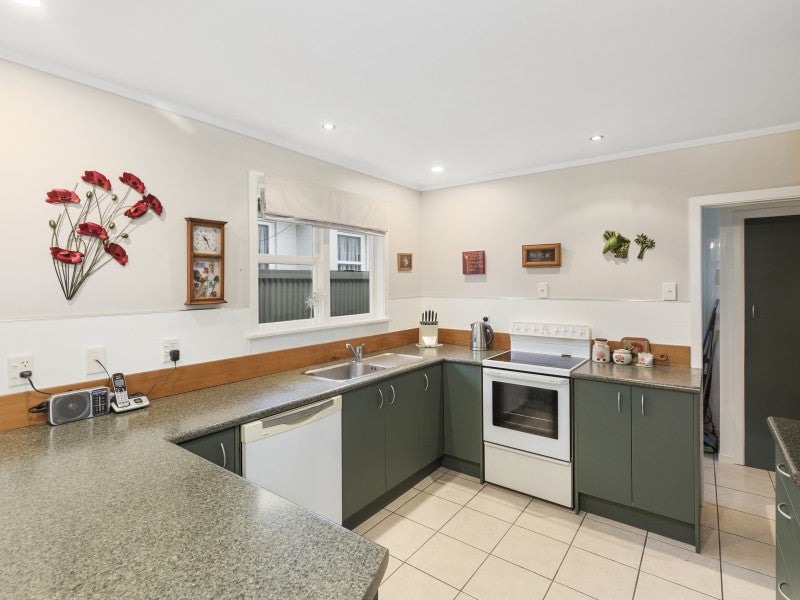 1 Zeala Grove, Stokes Valley, Lower Hutt - Carousel 2