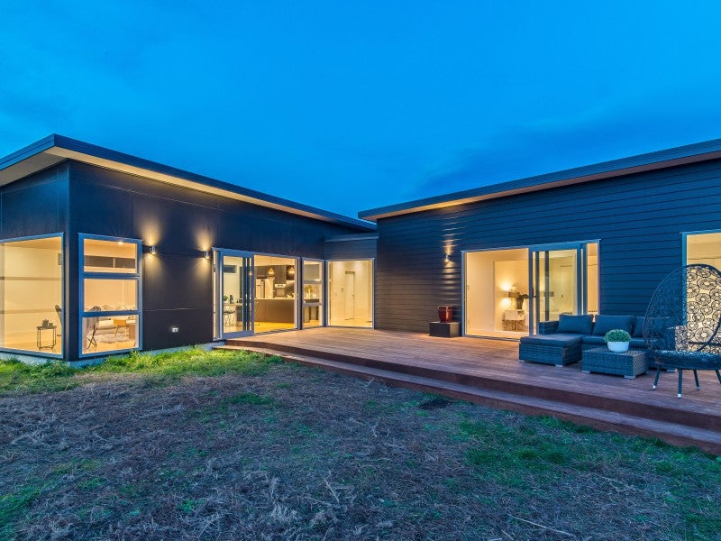 89 Stratton Street, Normandale, Lower Hutt - Carousel 2