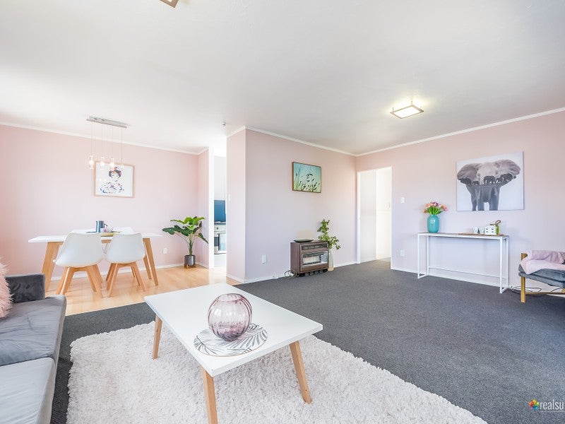 48 Antrim Crescent, Wainuiomata, Lower Hutt - Carousel 2