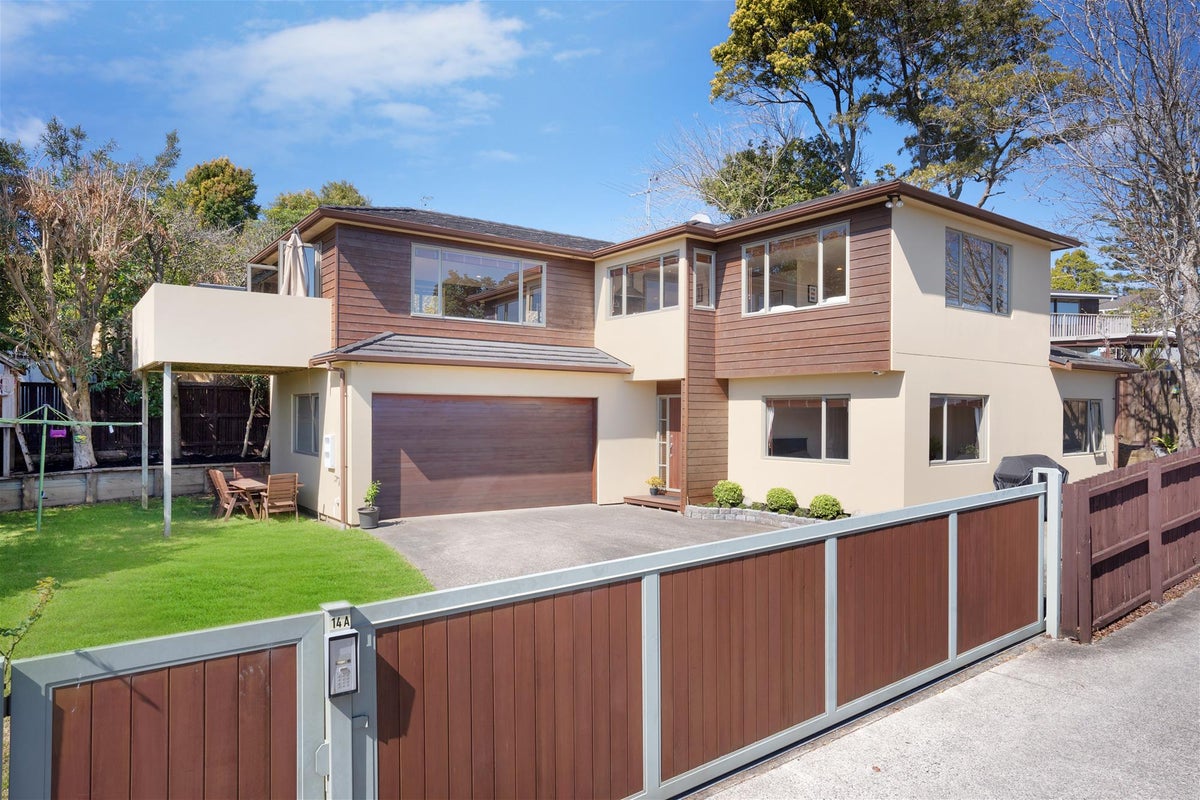 14A Gibraltar Street, Howick, Auckland - Carousel 1