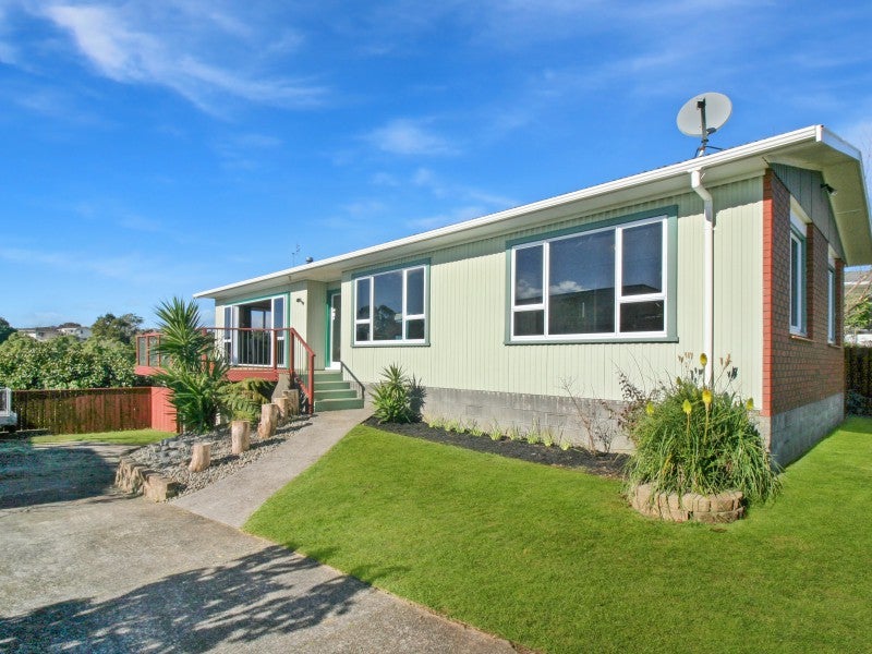 3B Montana Place, Merrilands, New Plymouth - Carousel 1