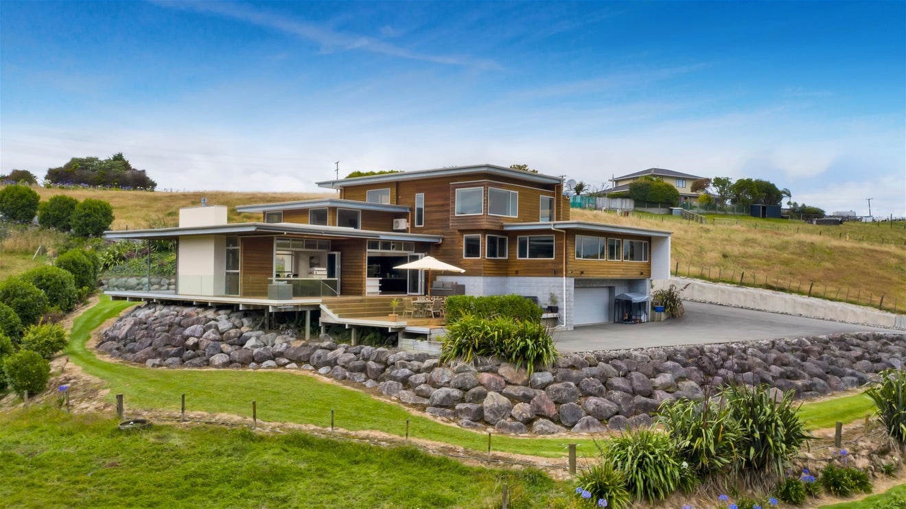 360 Henwood Road, Hillsborough, New Plymouth - Carousel 1