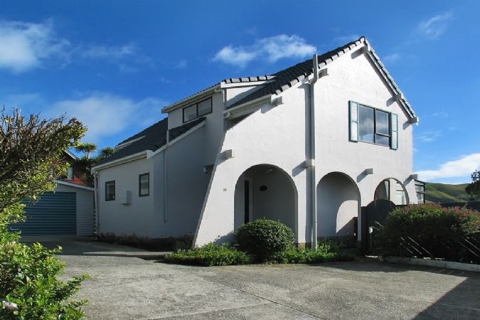 19 Mallard Grove, Churton Park, Wellington - Carousel 1