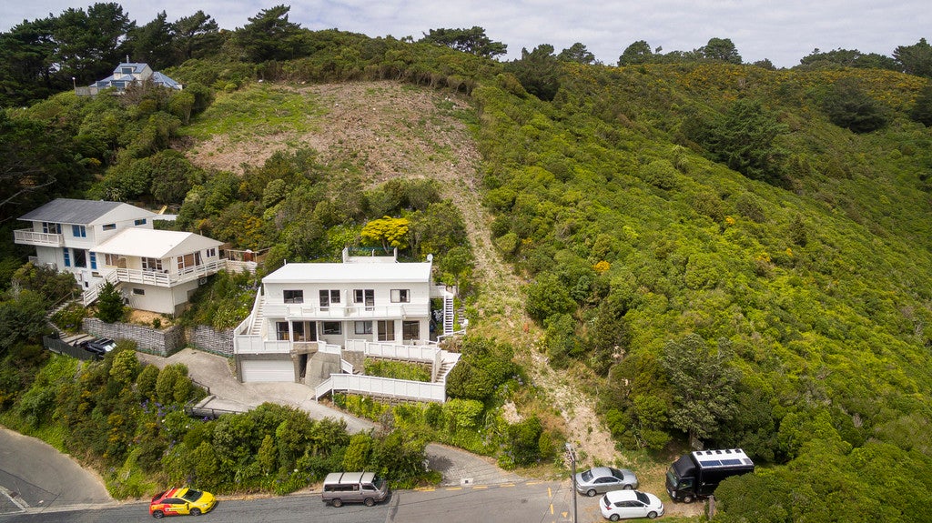 209 Cecil Road, Wilton, Wellington - Carousel 1