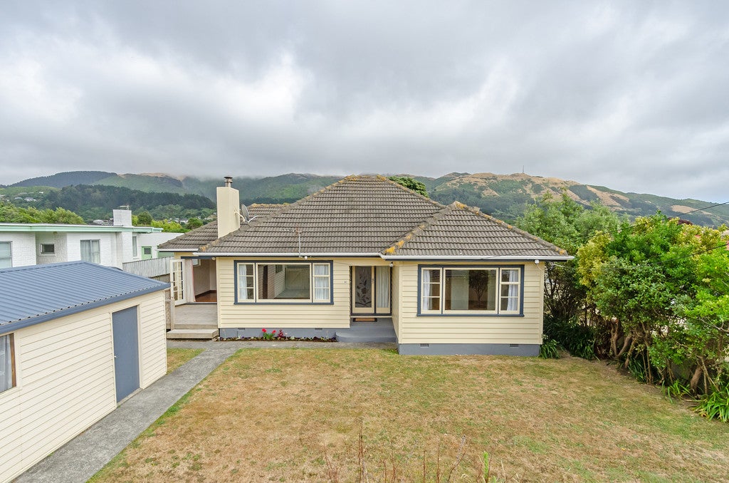 41 Coates Street, Tawa, Wellington - Carousel 2