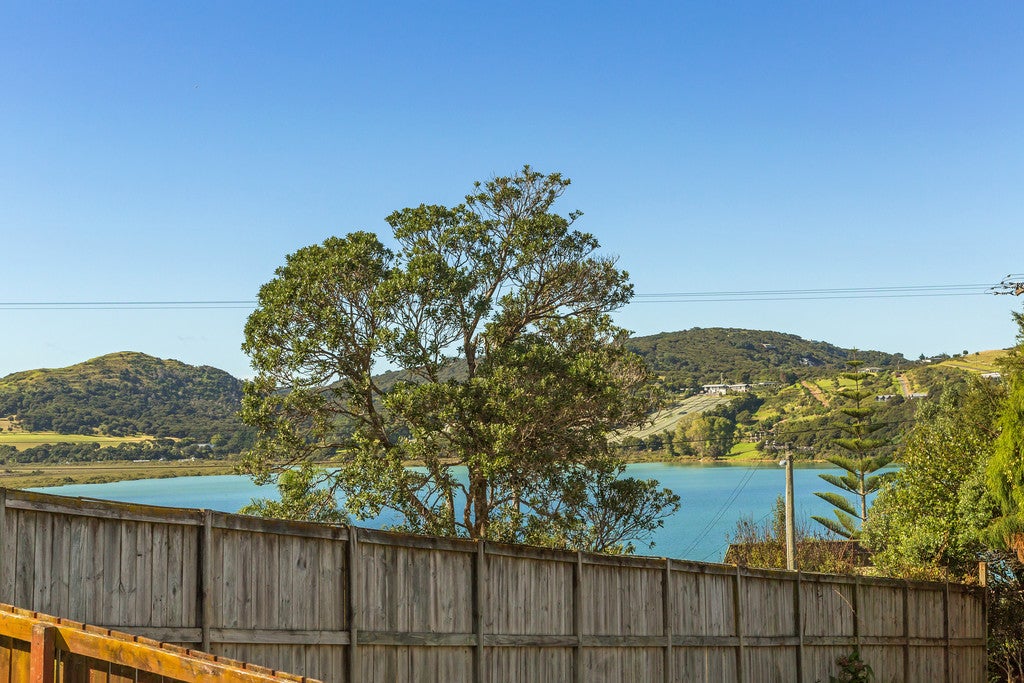 54 Ostend Road, Ostend, Waiheke Island - Carousel 1
