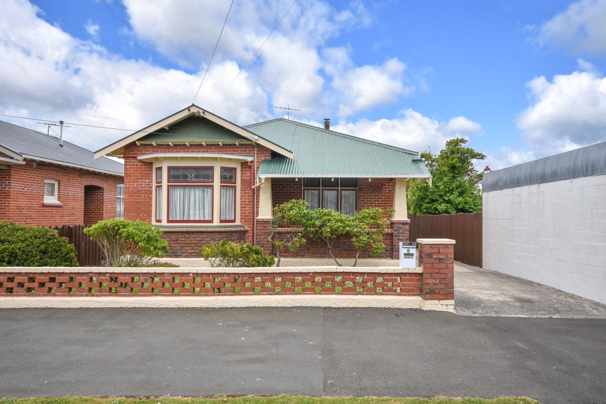 6 Larkworthy Street, Saint Kilda, Dunedin - Carousel 1