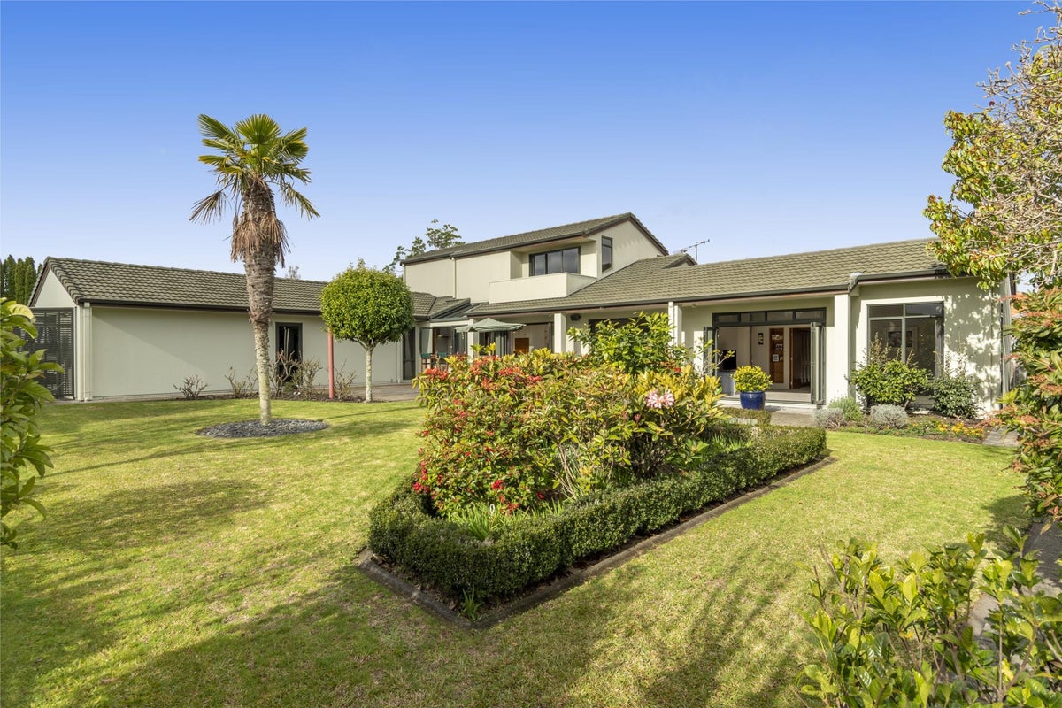 5 Kildonan Place, Bethlehem, Tauranga - Carousel 1