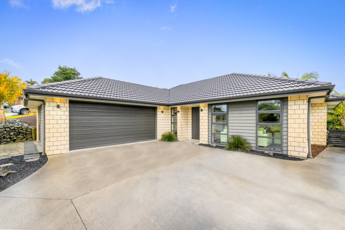4 Bloomfield Rise, Stanmore Bay, Whangaparaoa - Carousel 1