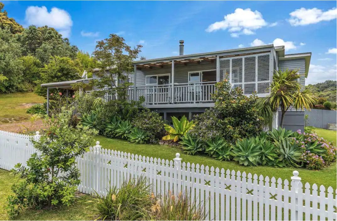 12 Marine View Road, Onetangi, Waiheke Island - Carousel 1
