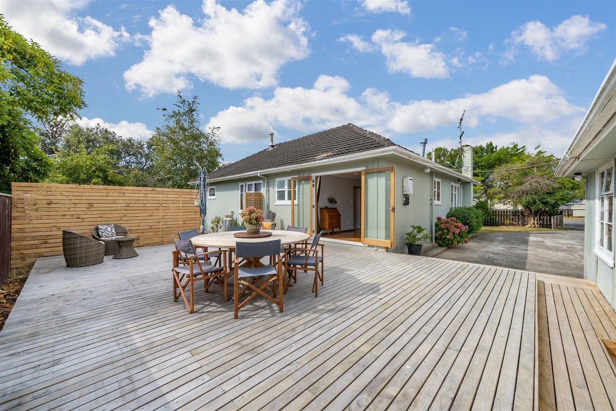 35 Pine Avenue, Upper Hutt Central, Upper Hutt - Carousel 2