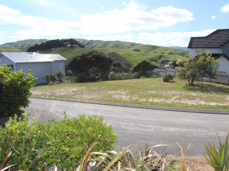 72 St Ives Drive, Camborne, Porirua - Carousel 1