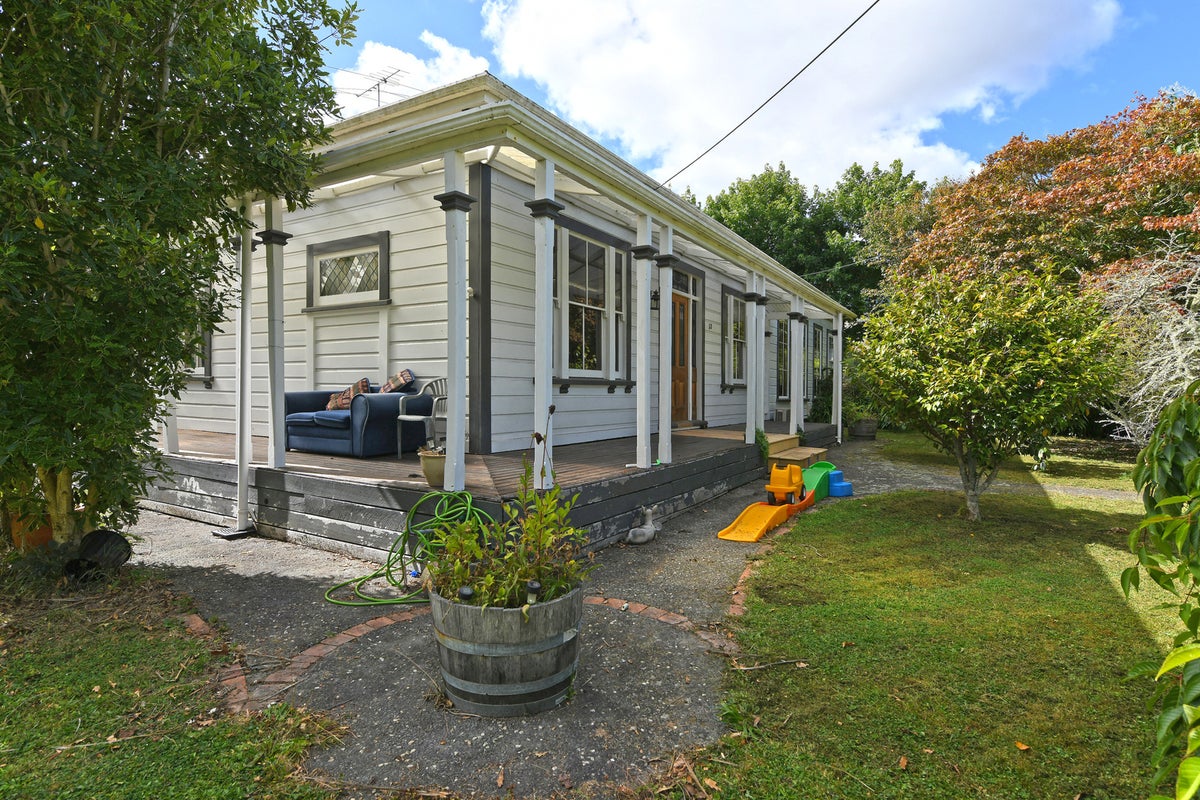 53 Flux Road, Mangaroa, Upper Hutt - Carousel 2