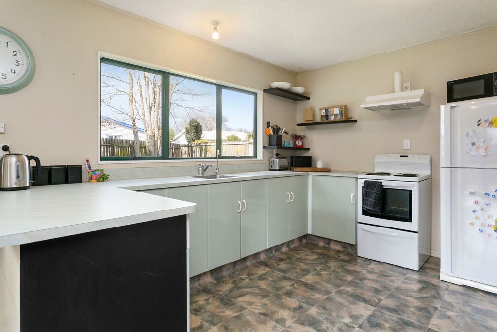16B Shelley Street, Leamington, Leamington - Carousel 2