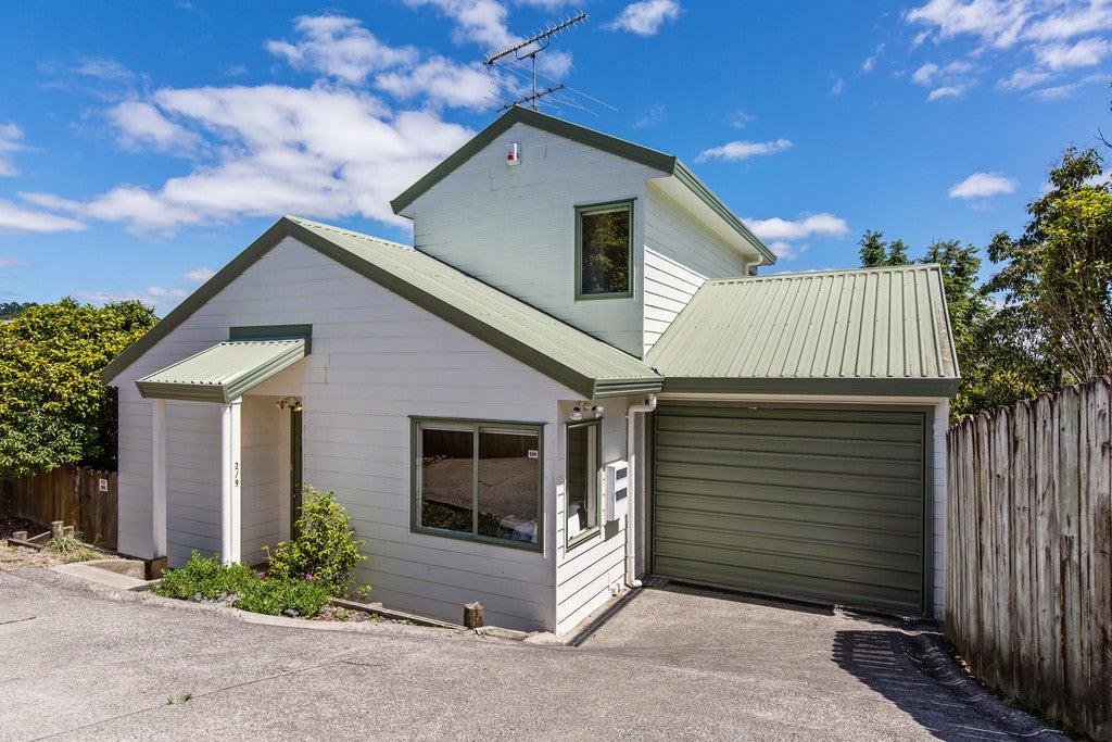 2/9 Grenadine Place, Unsworth Heights, Auckland - Carousel 1