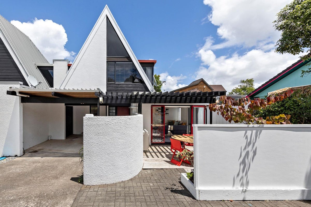 17B Rotomahana Terrace, Remuera, Auckland - Carousel 2