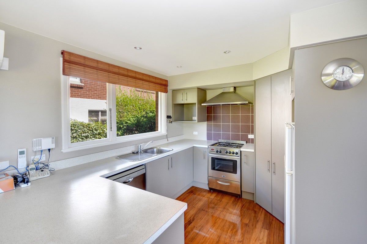 112 Easther Crescent, Kew, Dunedin - Carousel 2