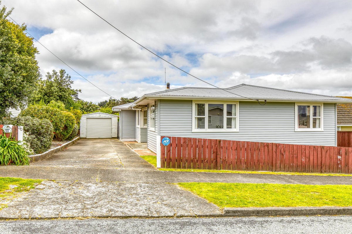 30 Paenui Street, Titahi Bay, Porirua - Carousel 2