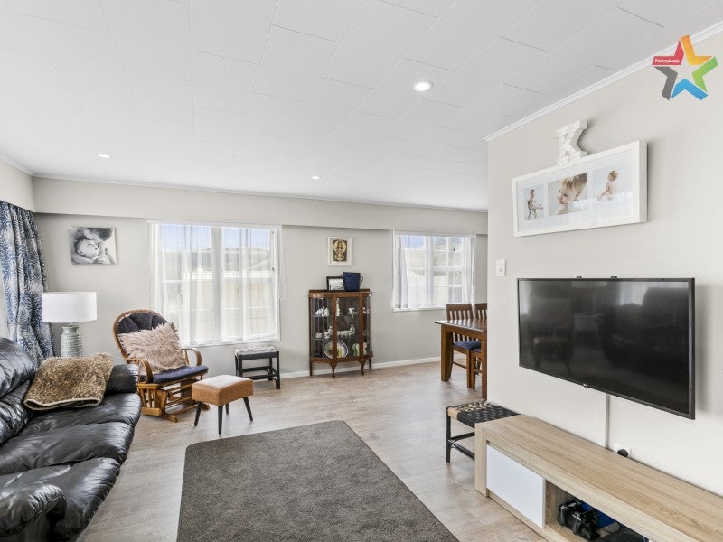24 Ilam Grove, Kelson, Lower Hutt - Carousel 2