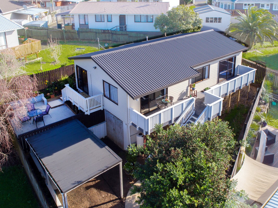2 Elizabeth Drive, West Harbour, Auckland - Carousel 1