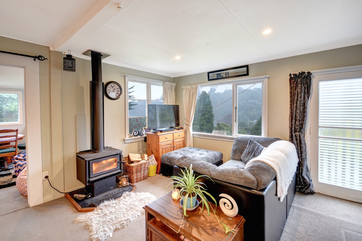 4 Solar Terrace, Broad Bay, Dunedin - Carousel 2