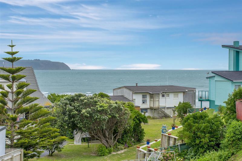 5/14F Tireti Road, Tītahi Bay, Porirua - Carousel 1