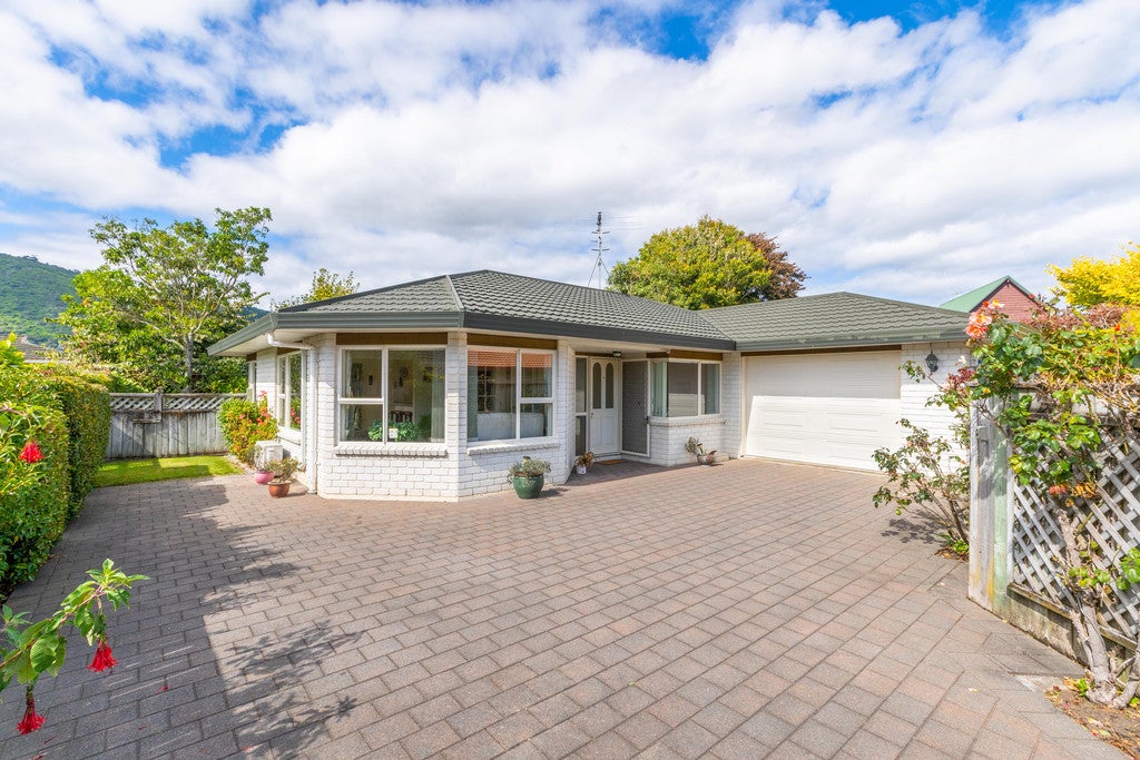 76A Rimu Street, Waikanae - Carousel 1